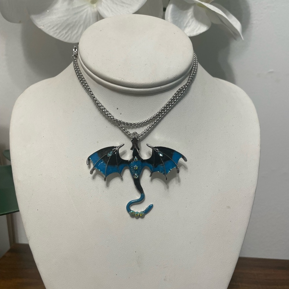 FAMILY STATEMENT NECKLACE SHIVE 2025 M1 MARCH